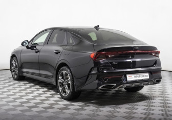 Подержанный автомобиль Kia K5 2020 года (7 фото)