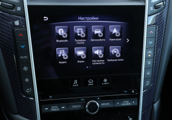 Подержанный автомобиль Infiniti Q60 Coupe 2018 года (20 фото)