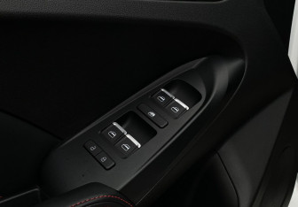 Подержанный автомобиль Kaiyi E5 2023 года (20 фото)