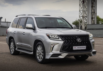 Подержанный автомобиль Lexus LX 2008 года (3 фото)