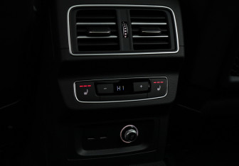 Подержанный автомобиль Audi Q5 2025 года (11 фото)