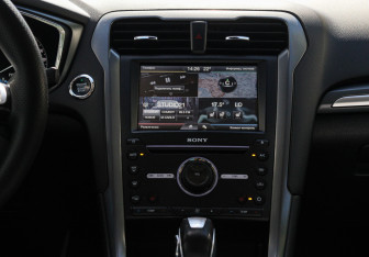 Подержанный автомобиль Ford Mondeo Sedan 2015 года (10 фото)