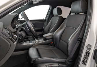 Подержанный автомобиль BMW X4 2015 года (20 фото)