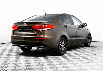 Подержанный автомобиль Kia Rio Sedan 2015 года (5 фото)