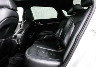 Подержанный автомобиль Kia K5 2020 года (11 фото)