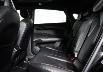 Подержанный автомобиль Changan UNI-V 2023 года (12 фото)