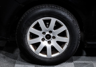 Подержанный автомобиль Volkswagen Golf Plus 2008 года (13 фото)