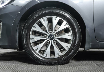 Подержанный автомобиль Kia Ceed Hatchback 2015 года (8 фото)