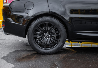 Подержанный автомобиль Land Rover Range Rover Sport 2014 года (13 фото)
