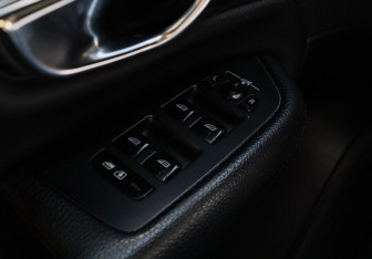 Подержанный автомобиль Volvo XC90 2016 года (17 фото)