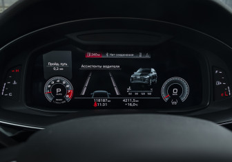 Подержанный автомобиль Audi Q7 2021 года (12 фото)