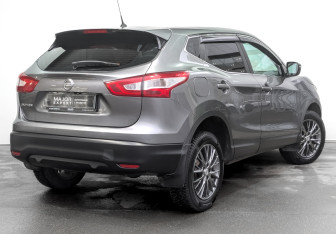 Подержанный автомобиль Nissan Qashqai 2014 года (5 фото)