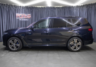 Подержанный автомобиль BMW X7 2020 года (8 фото)