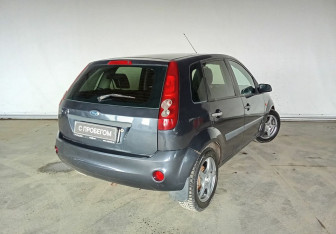 Подержанный автомобиль Ford Fiesta Hatchback 2008 года (6 фото)