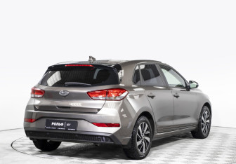 Подержанный автомобиль Hyundai i30 Hatchback 2022 года (5 фото)