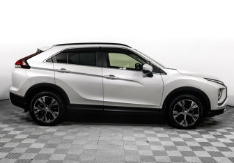 Подержанный автомобиль Mitsubishi Eclipse Cross 2021 года (4 фото)