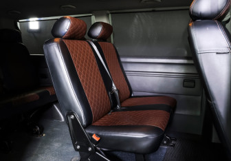 Подержанный автомобиль Volkswagen Caravelle 2013 года (12 фото)