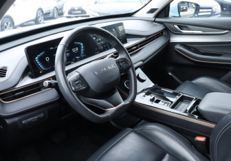 Подержанный автомобиль Exeed LX 2023 года (13 фото)