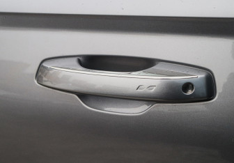 Подержанный автомобиль Geely Monjaro 2025 года (21 фото)