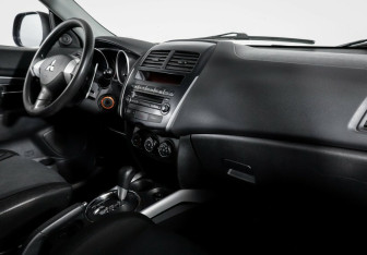 Подержанный автомобиль Mitsubishi ASX 2012 года (6 фото)