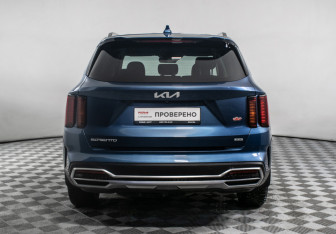 Подержанный автомобиль Kia Sorento 2022 года (6 фото)