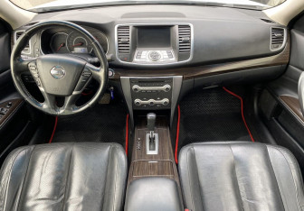 Подержанный автомобиль Nissan Teana 2012 года (10 фото)