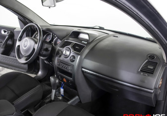 Подержанный автомобиль Renault Megane Sedan 2008 года (10 фото)