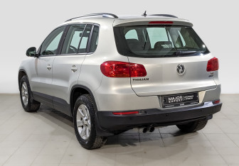 Подержанный автомобиль Volkswagen Tiguan 2012 года (7 фото)