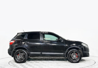 Подержанный автомобиль Nissan Qashqai 2011 года (4 фото)