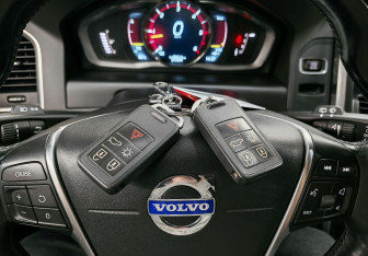 Подержанный автомобиль Volvo XC60 2014 года (17 фото)