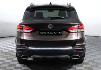 Подержанный автомобиль DongFeng AX7 2018 года (4 фото)