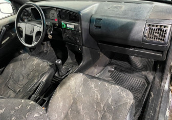Подержанный автомобиль Volkswagen Passat Sedan 1989 года (11 фото)