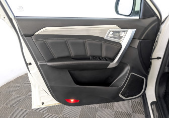 Подержанный автомобиль Geely Emgrand X7 2019 года (19 фото)
