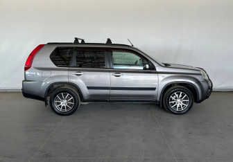 Подержанный автомобиль Nissan X-Trail 2011 года (7 фото)