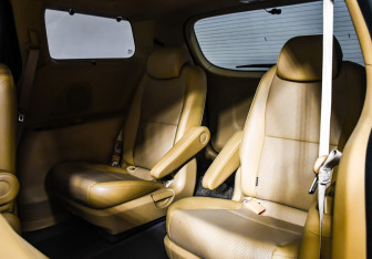 Подержанный автомобиль Kia Carnival 2018 года (14 фото)