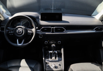 Подержанный автомобиль Mazda CX-5 2024 года (9 фото)