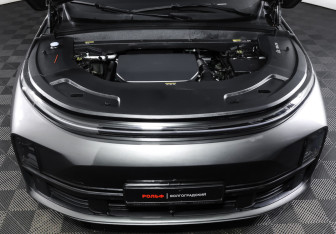 Подержанный автомобиль LiXiang L7 2023 года (9 фото)