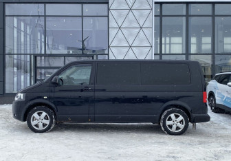 Подержанный автомобиль Volkswagen Caravelle 2012 года (8 фото)