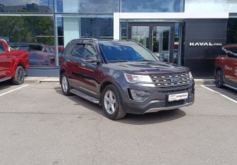 Подержанный автомобиль Ford Explorer 2017 года (3 фото)