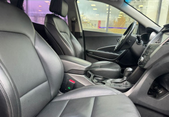 Подержанный автомобиль Hyundai Santa Fe 2013 года (10 фото)