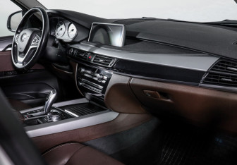 Подержанный автомобиль BMW X5 2016 года (9 фото)