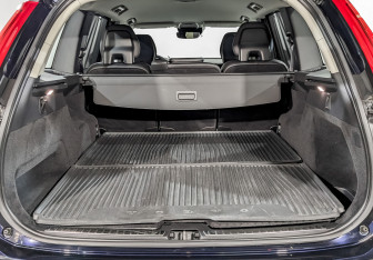 Подержанный автомобиль Volvo XC90 2018 года (10 фото)