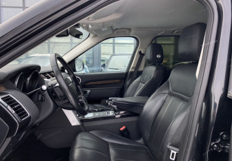 Подержанный автомобиль Land Rover Discovery 2017 года (24 фото)