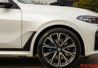 Подержанный автомобиль BMW X7 2020 года (33 фото)