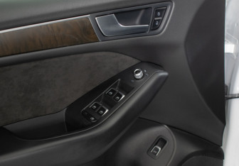 Подержанный автомобиль Audi Q5 2016 года (16 фото)