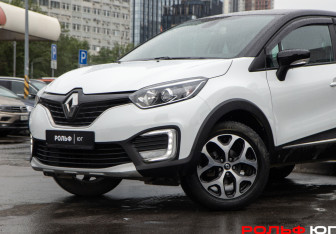Подержанный автомобиль Renault Kaptur 2017 года (15 фото)