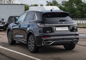 Подержанный автомобиль Hongqi HS5 2023 года (7 фото)