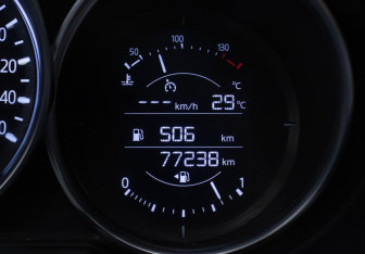 Подержанный автомобиль Mazda CX-5 2017 года (12 фото)