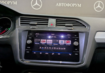 Подержанный автомобиль Volkswagen Tiguan 2021 года (15 фото)
