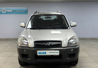Подержанный автомобиль Hyundai Tucson 2008 года (2 фото)
